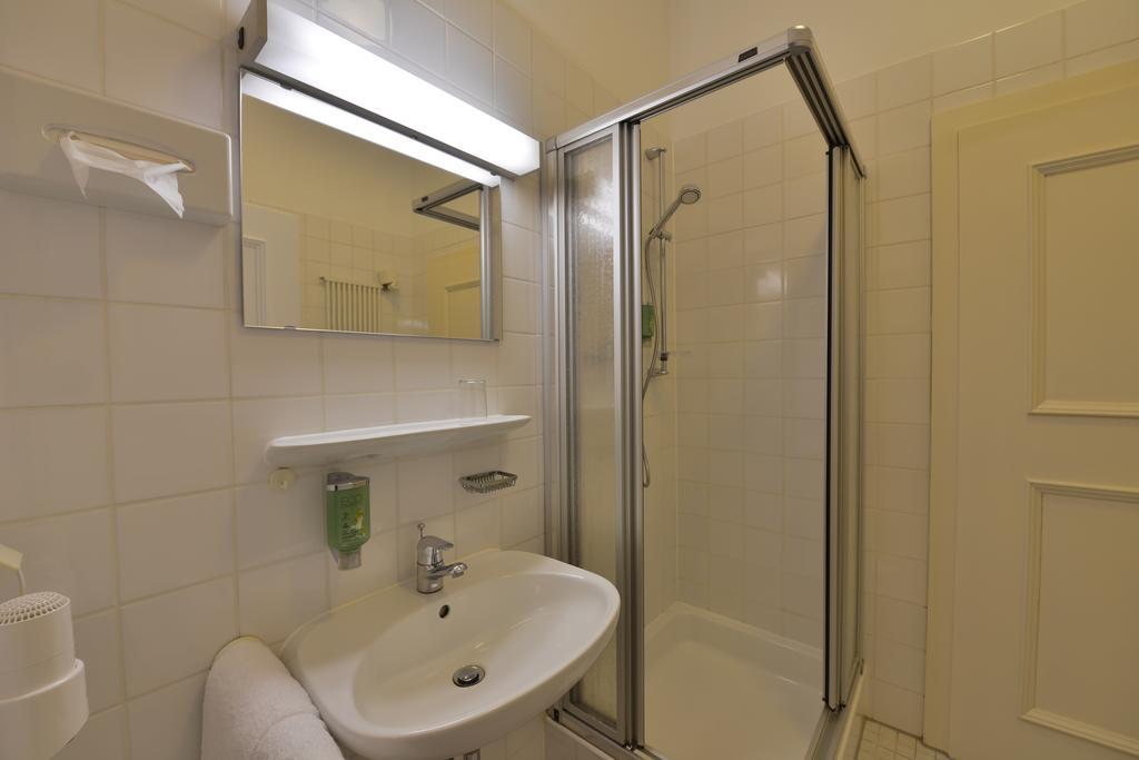 Tagungszentrum Schmerlenbach Hosbach Bagian luar foto